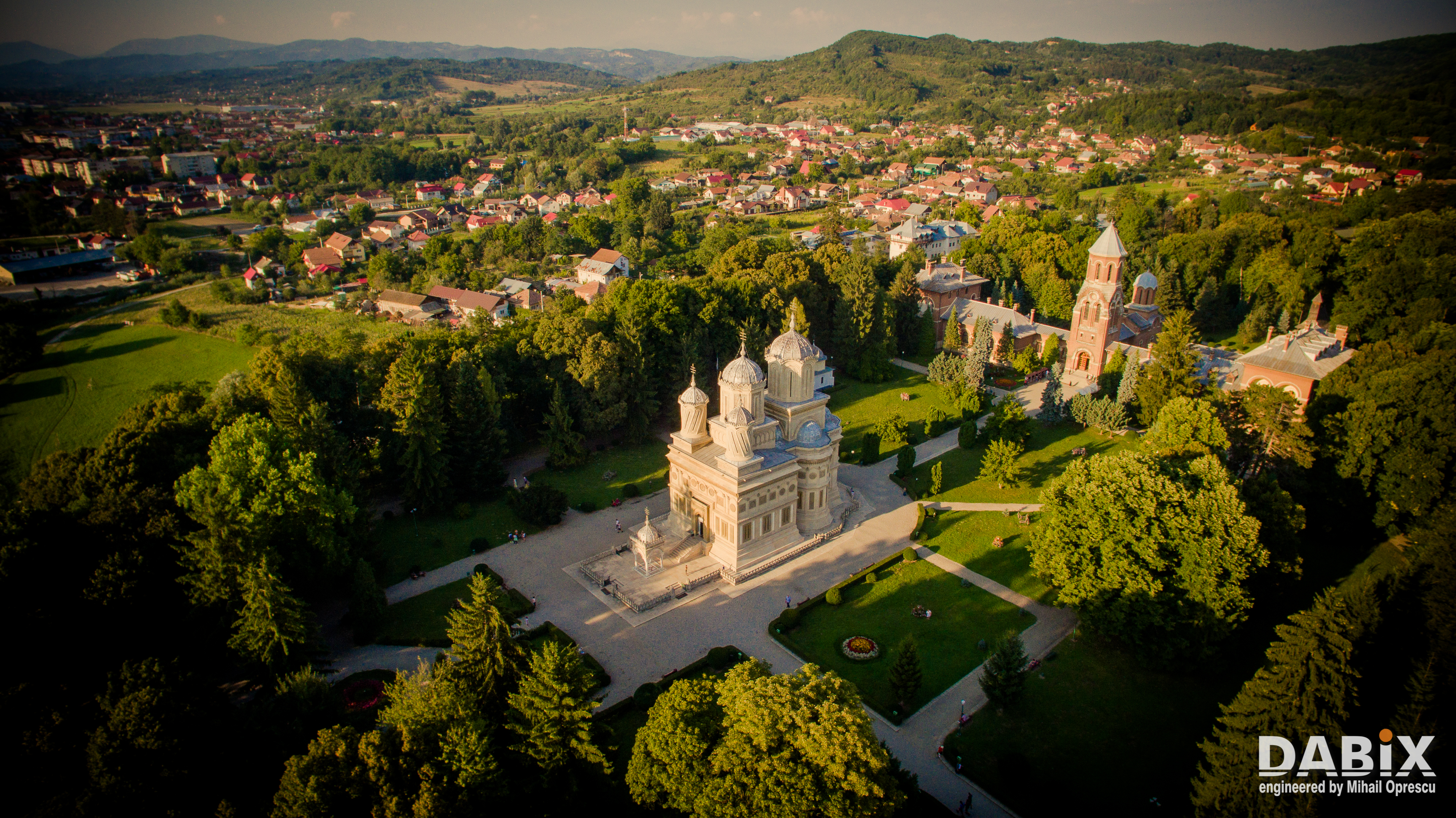 lavă Junior Neliniştit  Mănăstirea Curtea de Argeș - CJ Argeș