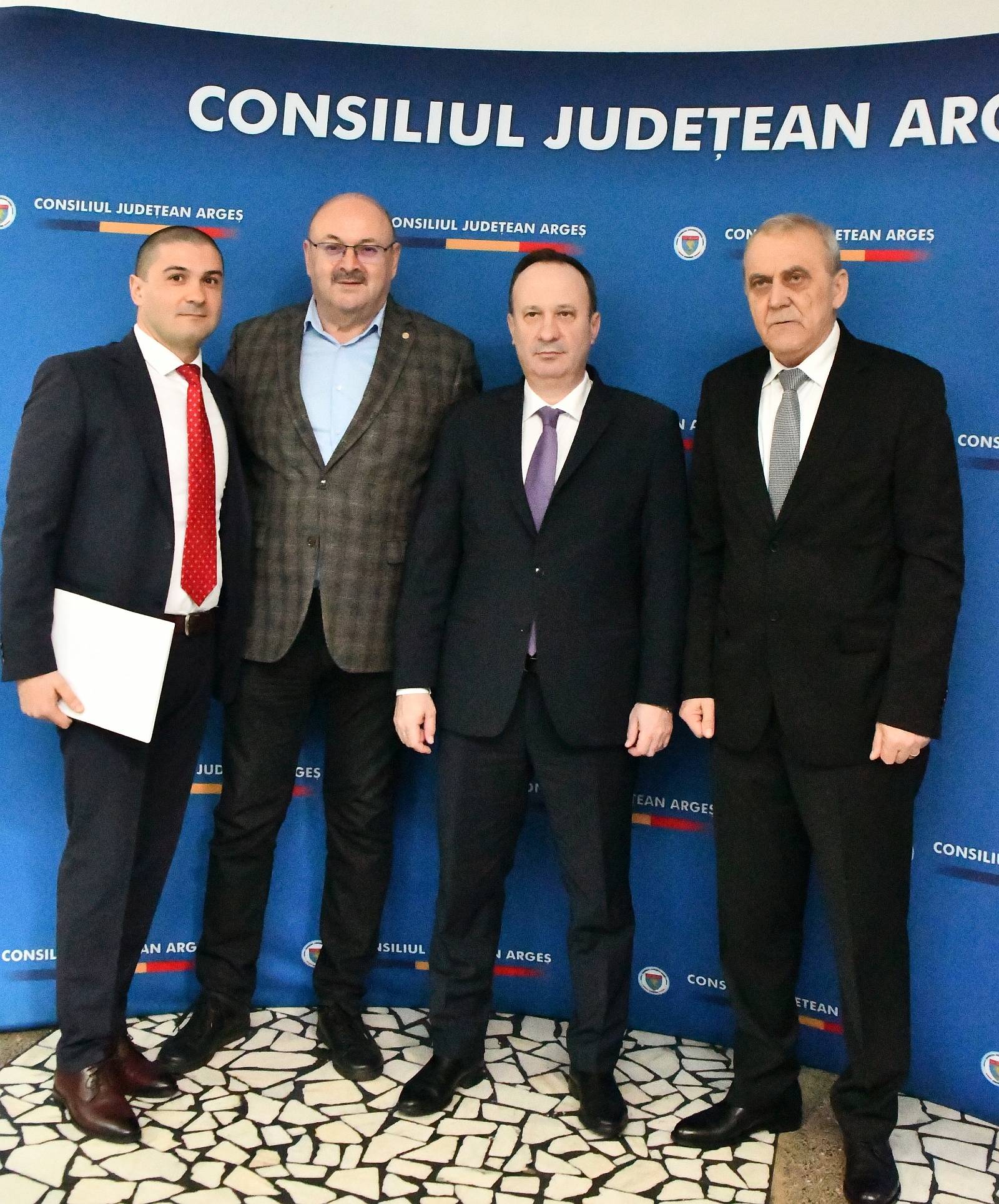 Dl Ministru al Finantelor la CJ ARGES 9.JPG