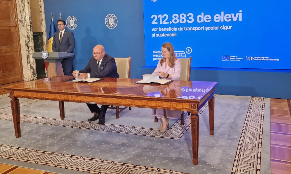 Semnare contract finantare microbuze scolare (2).jpeg