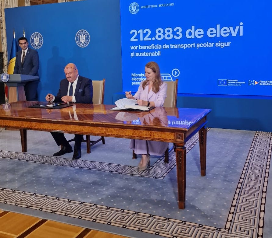 Semnare contract finantare microbuze scolare.jpeg