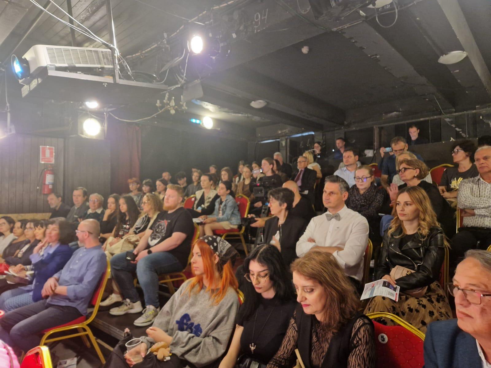 Festivalul International de Teatru 2.jpg