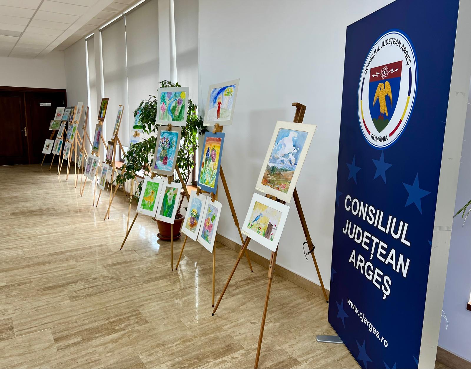foto expozitie Ecouri de primavara.jpeg