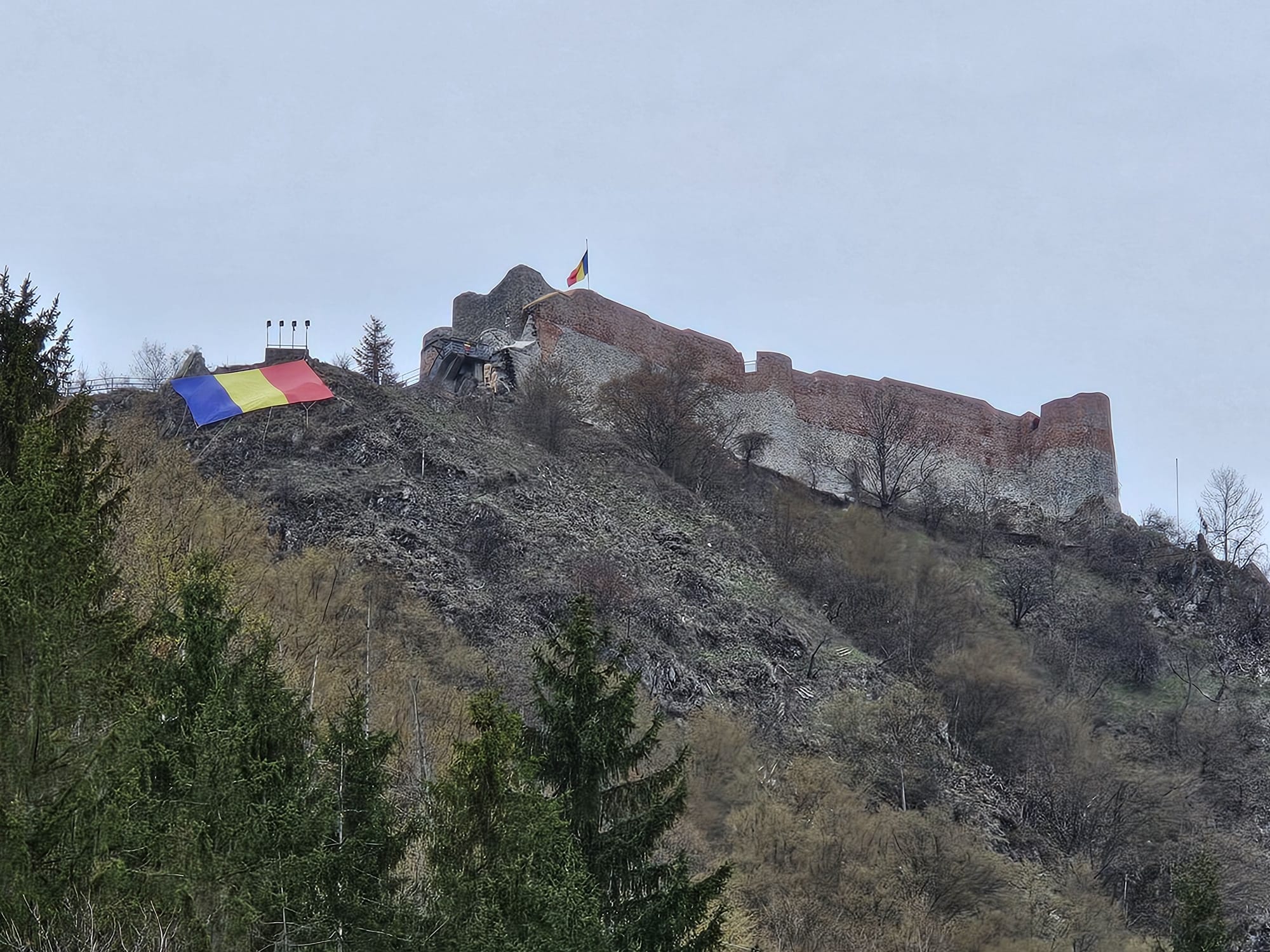 Cetatea Poienari 13.jpg