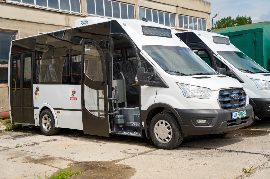 Microbuze electrice scolare Mosoaia si Bughea de Jos 12.jpg