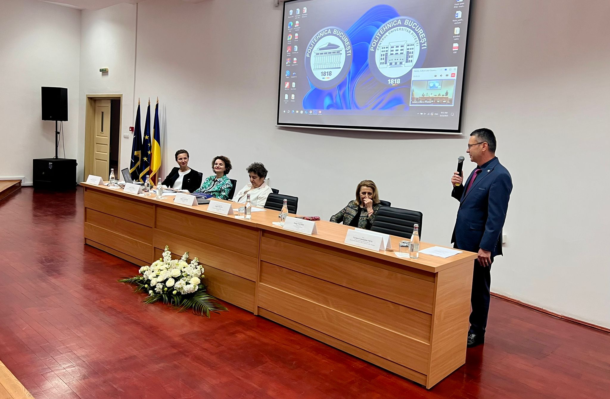 foto conf Universitate 1.jpeg