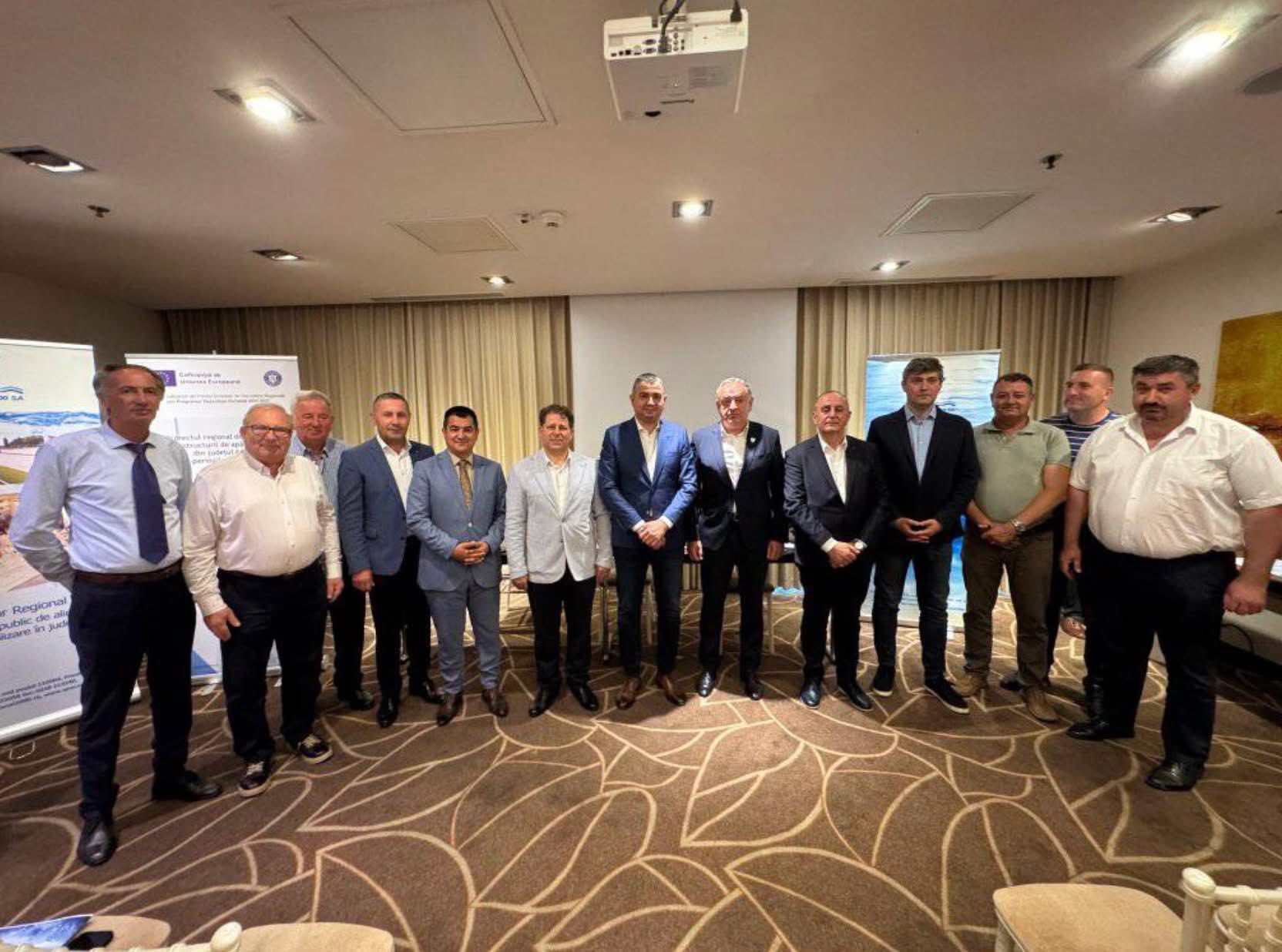 FOTO CONFERINTA APA CANAL.jpg