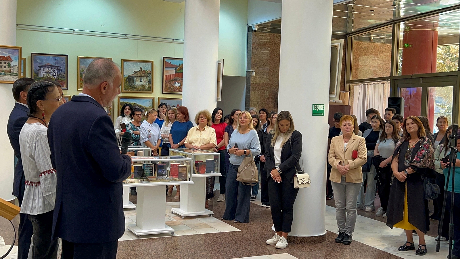 Vernisaj_expozitie_pictura_18_septembrie_2025_16.jpg