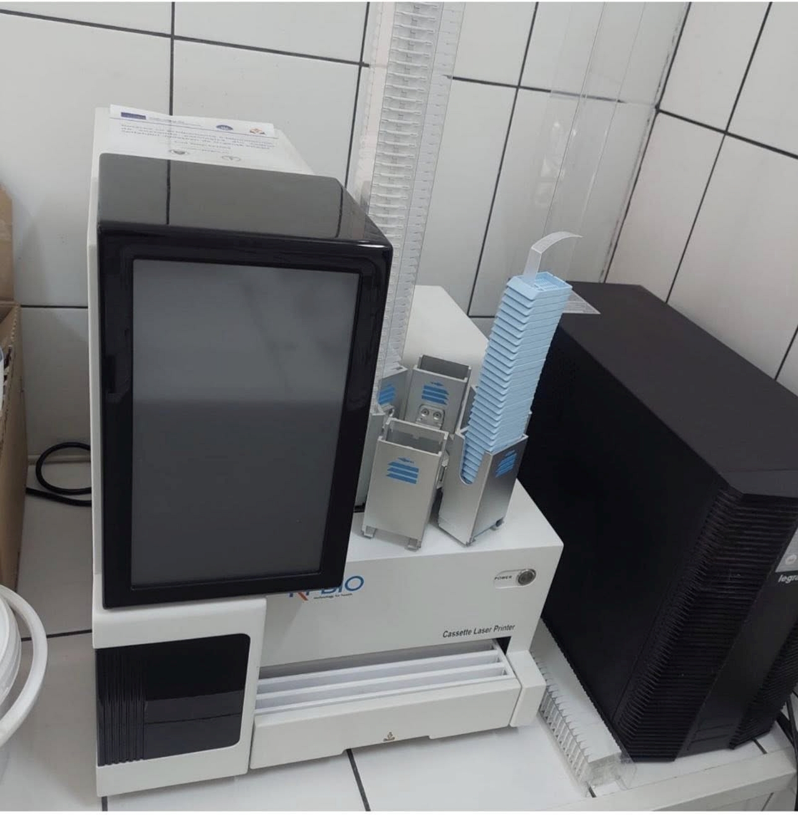 Aparatura_laborator_5.jpg