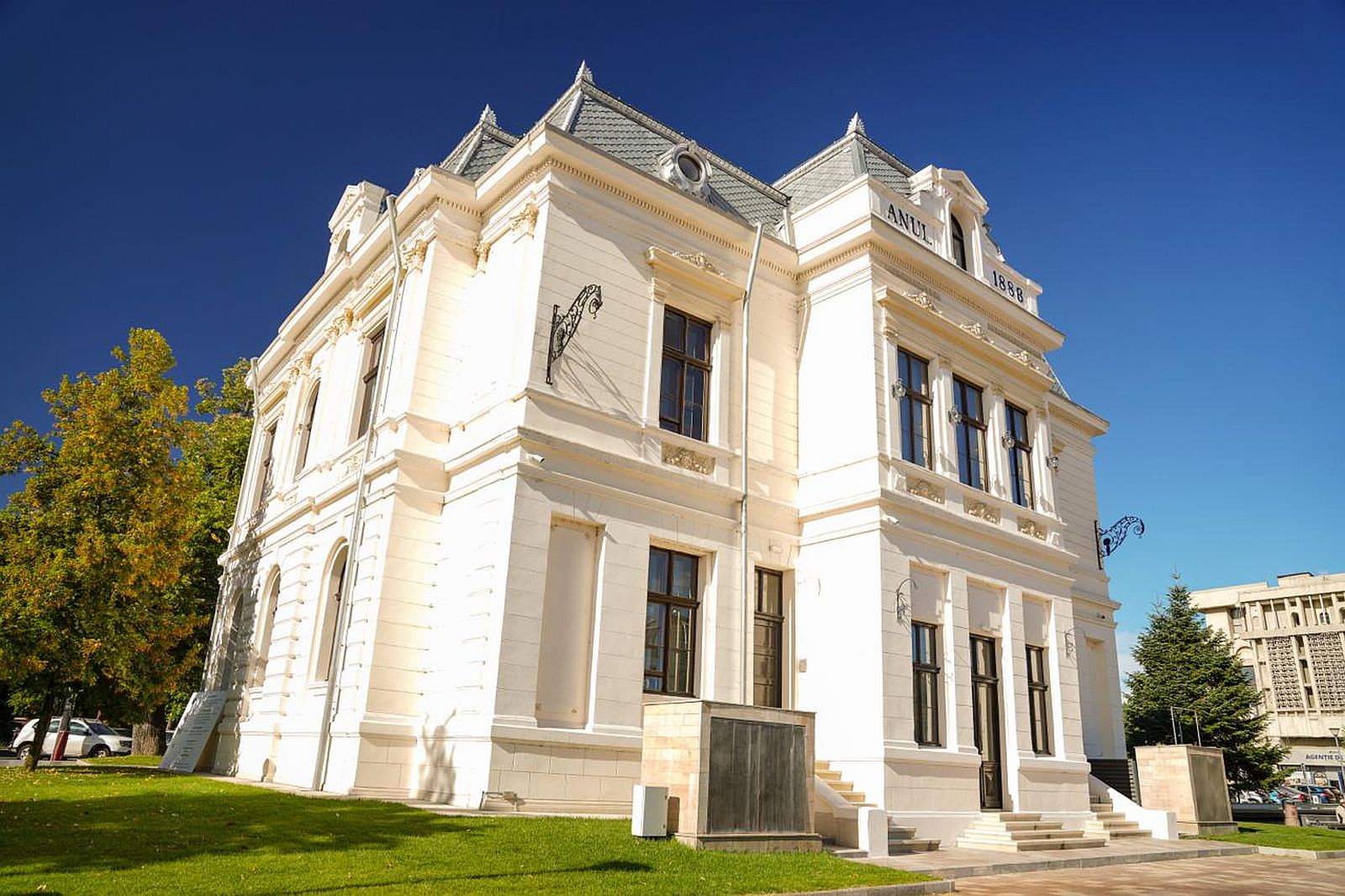 Galeria de Arta Pitesti 1.jpg