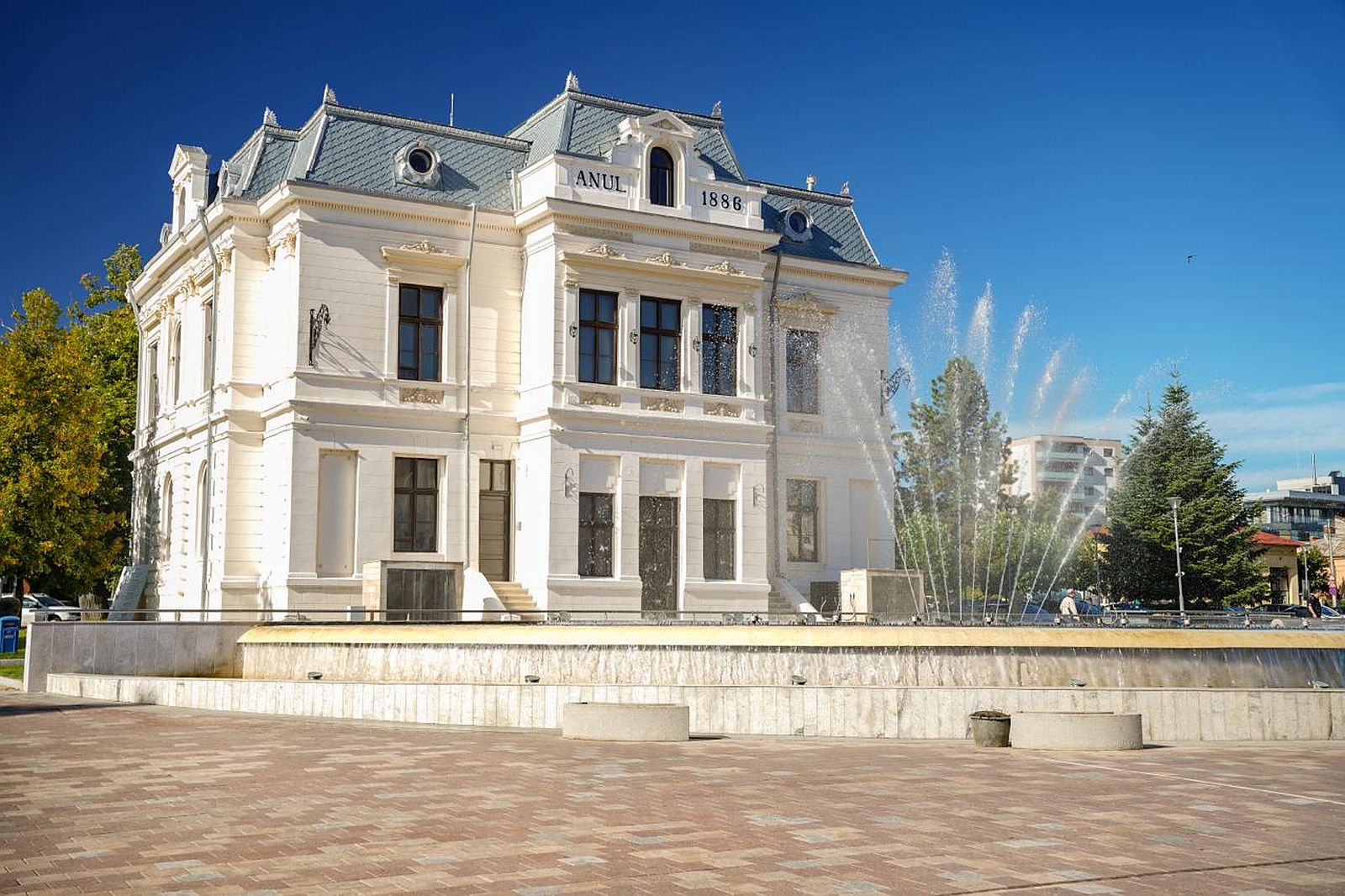 Galeria de Arta Pitesti 4.jpg