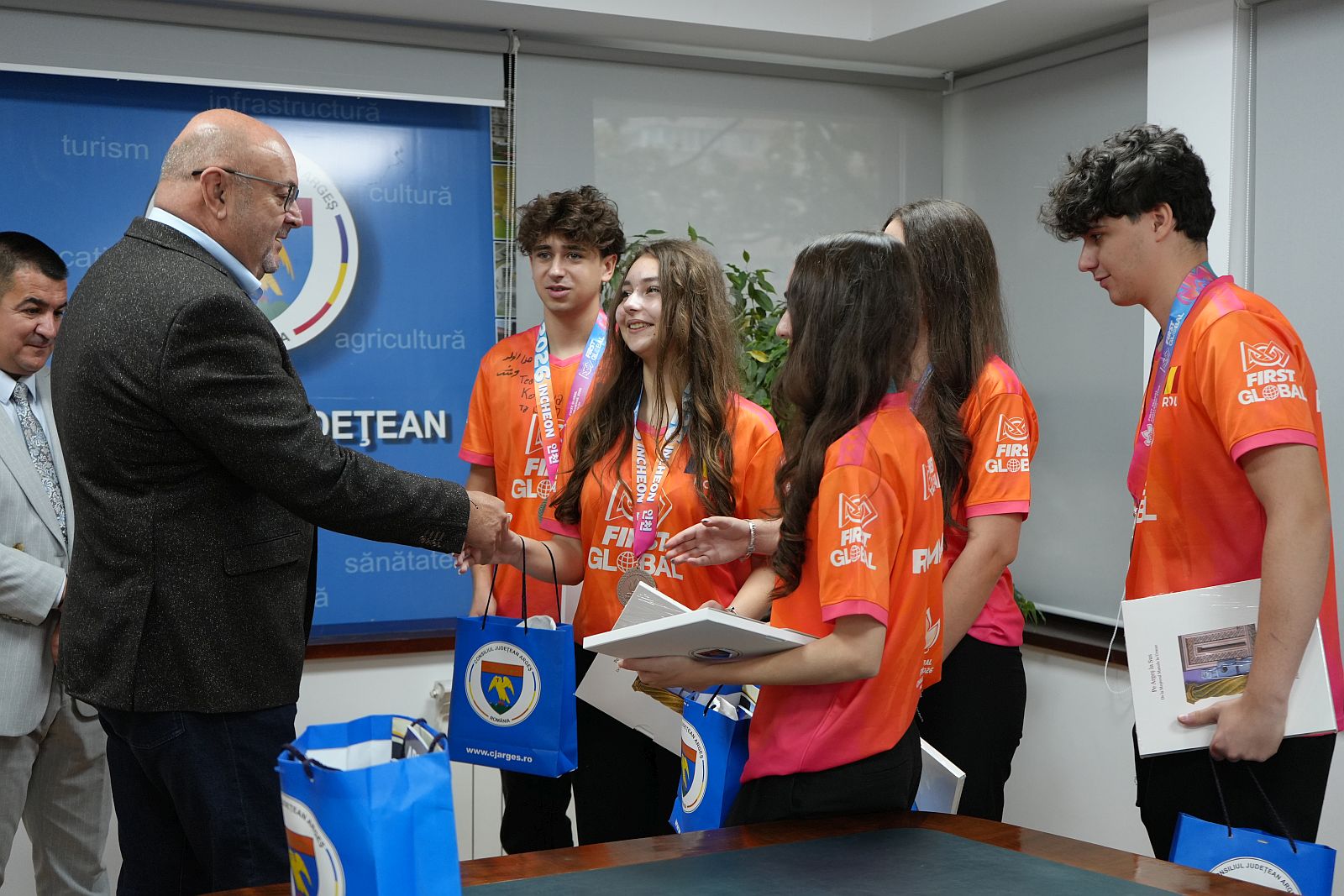 ROBOTICA_COLEGIUL_BRATIANU_12.jpg