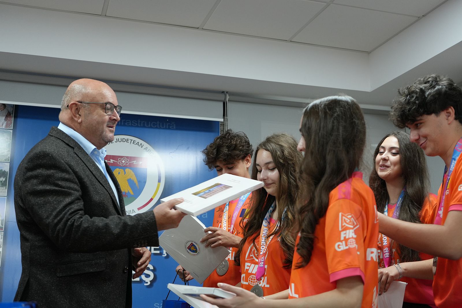 ROBOTICA_COLEGIUL_BRATIANU_19.jpg