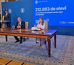 Președintele Ion Mînzînă a semnat contractul de finanțare pentru achiziționarea ca 25 de microbuze electrice școlare