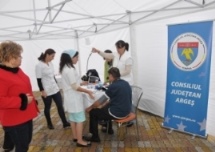 Testarea gratuită a glicemiei și a tensiunii arteriale, în Piața Vasile Milea